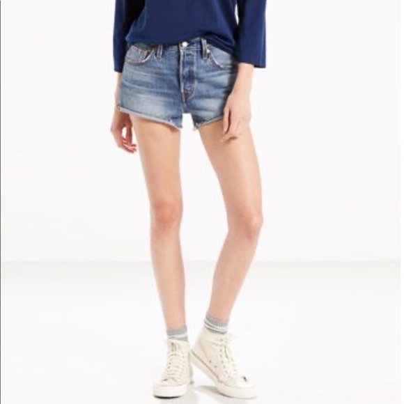 Levi’s 501 Midrise Shorts - Picture 3 of 3